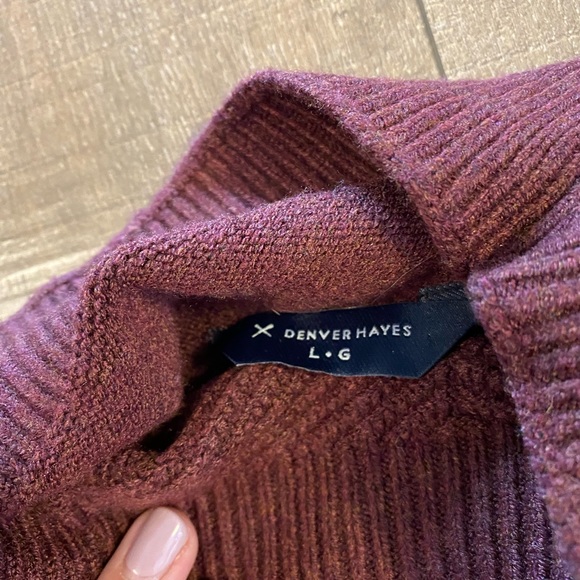 Turtle neck sweater - Picture 2 of 2